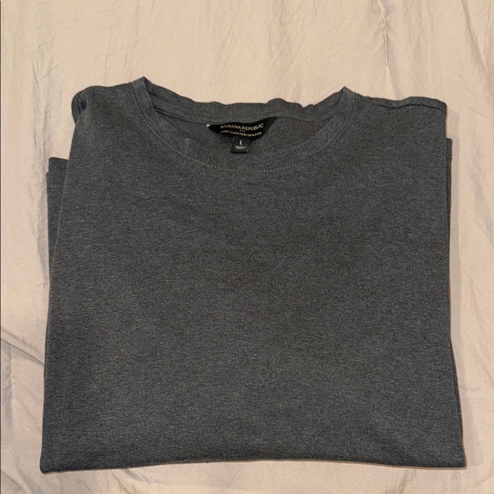 Banana Republic Heathered Dark Gray Crew Neck Shirt